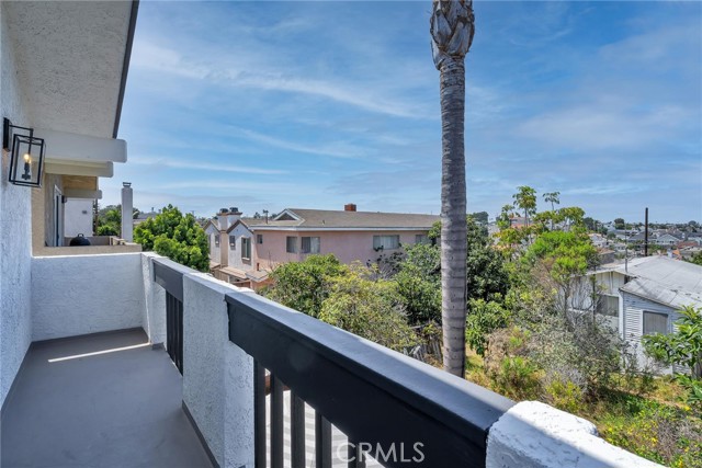 1645 Carlson Lane, Redondo Beach, California 90278, 3 Bedrooms Bedrooms, ,2 BathroomsBathrooms,Residential,Sold,Carlson,SB21151347