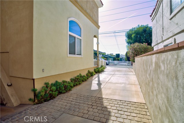 2403 Rockefeller Lane, Redondo Beach, California 90278, 3 Bedrooms Bedrooms, ,2 BathroomsBathrooms,Residential,Sold,Rockefeller,SB20237105