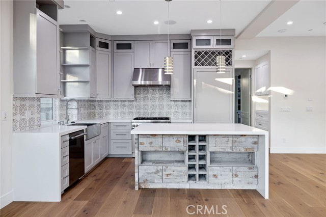 Charming modern flavors blend with premium appliances