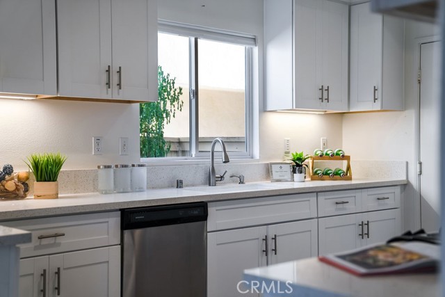 520 Maria Avenue, Redondo Beach, California 90277, 3 Bedrooms Bedrooms, ,2 BathroomsBathrooms,Residential,Sold,Maria,SB21076066