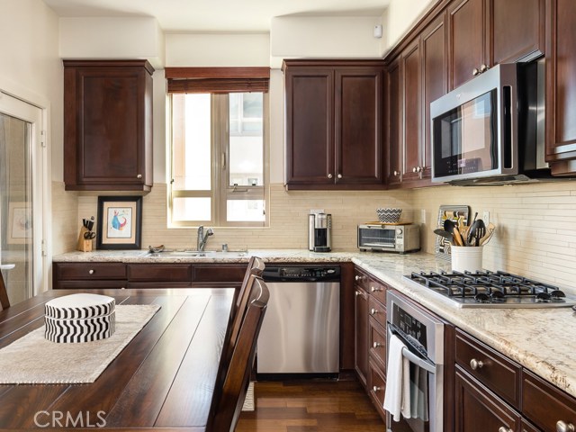 2 Bed Home for Sale in Hawthorne, California