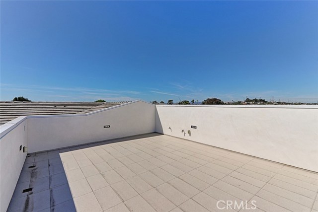 404 Lucia, Redondo Beach, California 90277, 4 Bedrooms Bedrooms, ,3 BathroomsBathrooms,Residential,Sold,Lucia,SB17221767