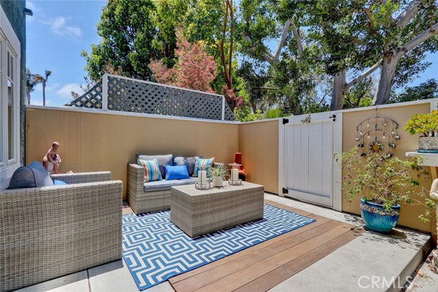 Outdoor Patio overlooking Greenbelt