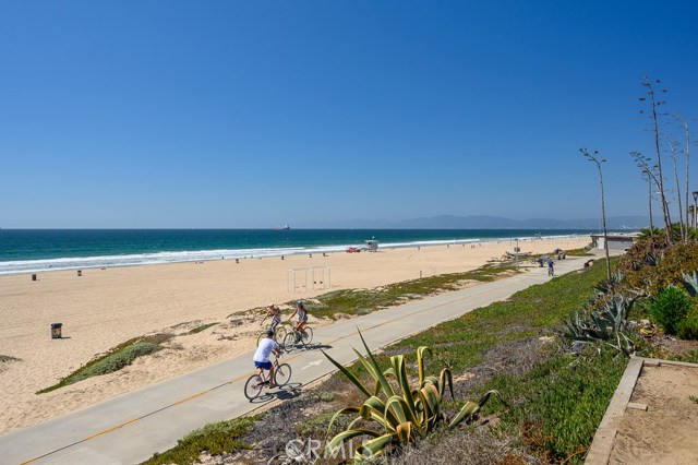 2216 Alma Avenue, Manhattan Beach, California 90266, 4 Bedrooms Bedrooms, ,3 BathroomsBathrooms,Residential,Sold,Alma,SB20025809