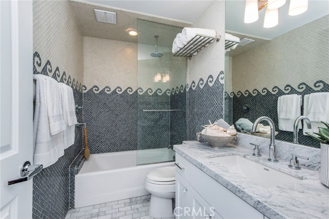 315 24th Street, Manhattan Beach, California 90266, 3 Bedrooms Bedrooms, ,3 BathroomsBathrooms,Residential,Sold,24th,SB19094149