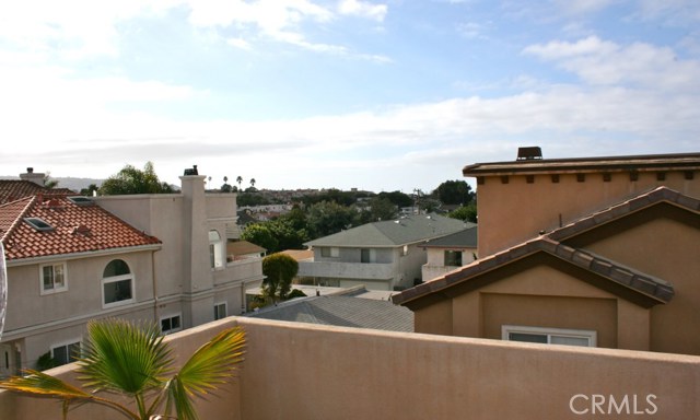 219 Lucia Avenue, Redondo Beach, California 90277, 3 Bedrooms Bedrooms, ,2 BathroomsBathrooms,Residential,Sold,Lucia,PV18248811