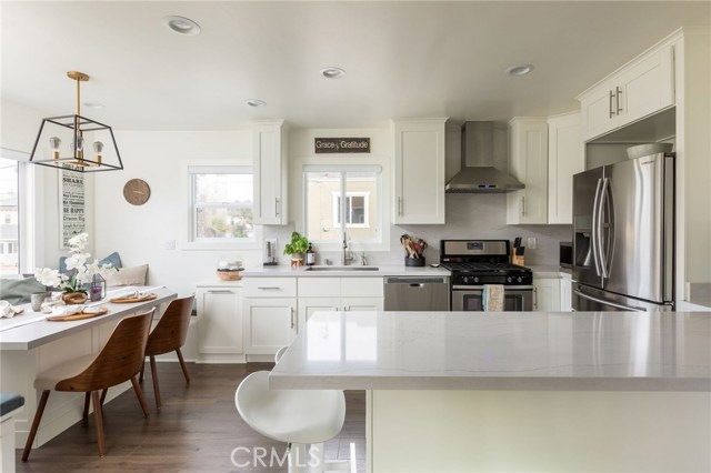 1012 Avenue C, Redondo Beach, California 90277, 4 Bedrooms Bedrooms, ,2 BathroomsBathrooms,Residential,Sold,Avenue C,SB19263287