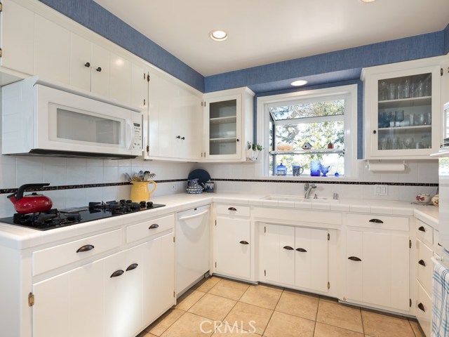 503 Avenue F, Redondo Beach, California 90277, 4 Bedrooms Bedrooms, ,1 BathroomBathrooms,Residential,Sold,Avenue F,SB18015034