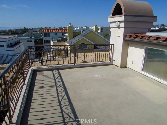 728 Sunset Drive, Hermosa Beach, California 90254, ,Residential Income,Sold,Sunset,SB18153868