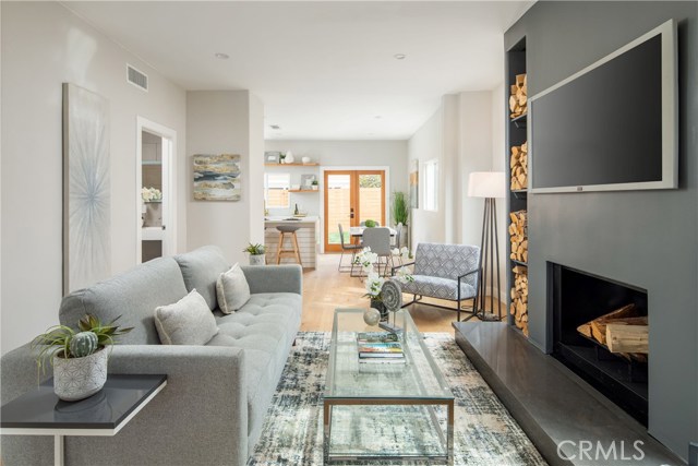 308 Francisca Avenue, Redondo Beach, California 90277, 4 Bedrooms Bedrooms, ,3 BathroomsBathrooms,Residential,Sold,Francisca,SB19268645