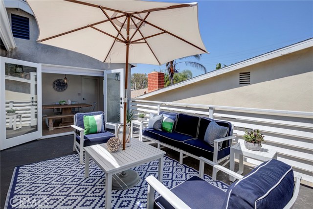 3528 Maple Avenue, Manhattan Beach, California 90266, 3 Bedrooms Bedrooms, ,2 BathroomsBathrooms,Residential,Sold,Maple,SB18217502