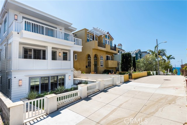 400 16th Street, Manhattan Beach, California 90266, 5 Bedrooms Bedrooms, ,4 BathroomsBathrooms,Residential,Sold,16th,SB19108613