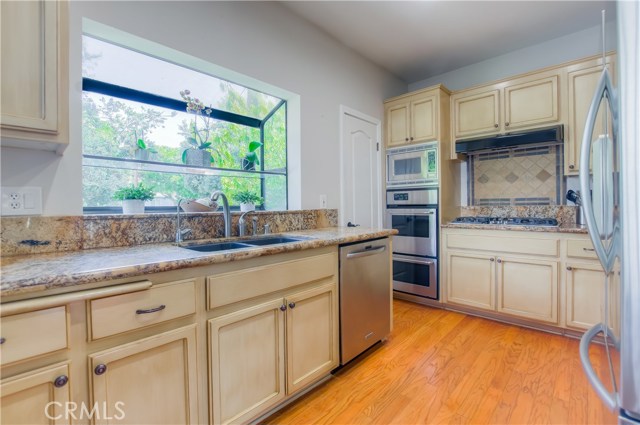 712 Beryl Street, Redondo Beach, California 90277, 4 Bedrooms Bedrooms, ,2 BathroomsBathrooms,Residential,Sold,Beryl,SB18099904