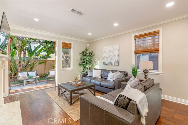 2402 Rindge Lane, Redondo Beach, California 90278, 4 Bedrooms Bedrooms, ,2 BathroomsBathrooms,Residential,Sold,Rindge,SB19124954