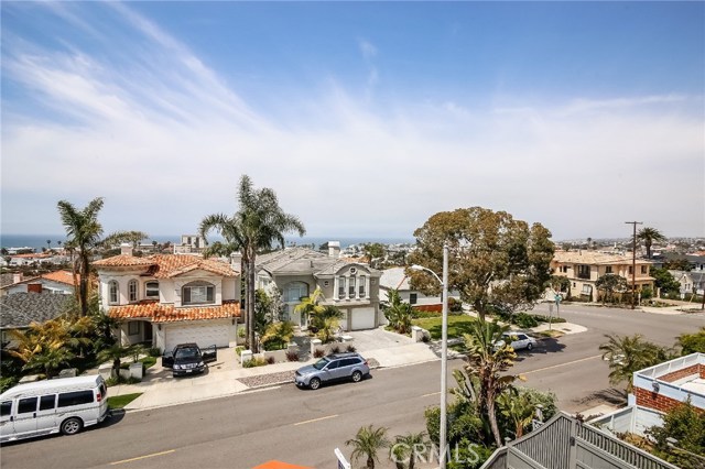 504 Gertruda Avenue, Redondo Beach, California 90277, 4 Bedrooms Bedrooms, ,2 BathroomsBathrooms,Residential,Sold,Gertruda,SB17182771