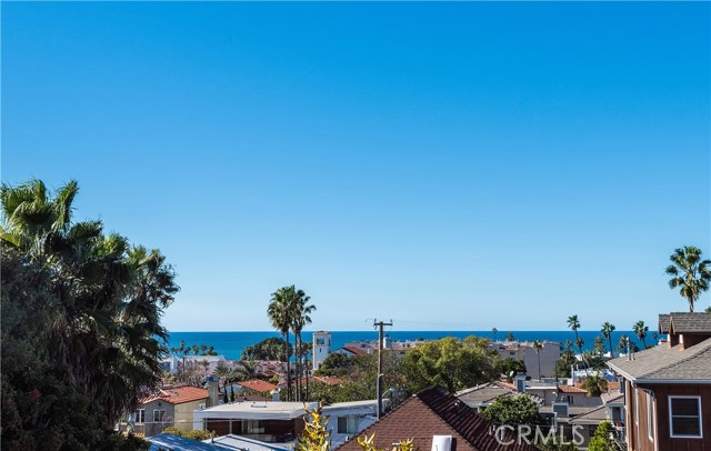 211 Helberta Avenue, Redondo Beach, California 90277, 2 Bedrooms Bedrooms, ,2 BathroomsBathrooms,Residential,Sold,Helberta,SB19015019