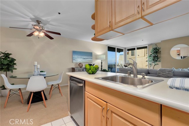 555 Esplanade, Redondo Beach, California 90277, 2 Bedrooms Bedrooms, ,2 BathroomsBathrooms,Residential,Sold,Esplanade,SB21016933