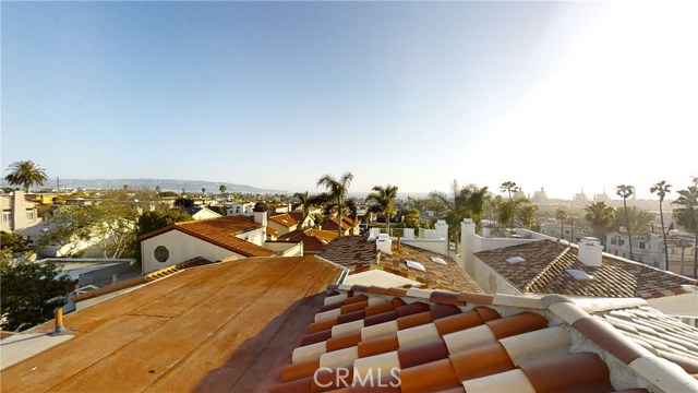 625 Lucia Avenue, Redondo Beach, California 90277, 3 Bedrooms Bedrooms, ,2 BathroomsBathrooms,Residential,Sold,Lucia,SB20075616