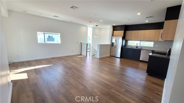  Income Home for Sale in North Hollywood, California