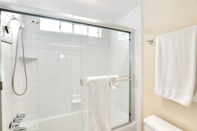 429 Bayview Drive, Hermosa Beach, California 90254, 3 Bedrooms Bedrooms, ,3 BathroomsBathrooms,Residential,Sold,Bayview,SB18034474