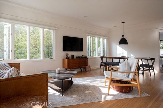 925 15th Place, Hermosa Beach, California 90254, 2 Bedrooms Bedrooms, ,1 BathroomBathrooms,Residential,Sold,15th,SB20221985