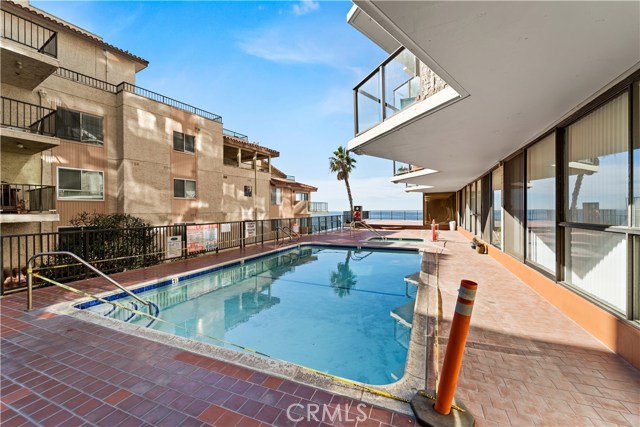 531 Esplanade, Redondo Beach, California 90277, 2 Bedrooms Bedrooms, ,2 BathroomsBathrooms,Residential,Sold,Esplanade,SB20260147