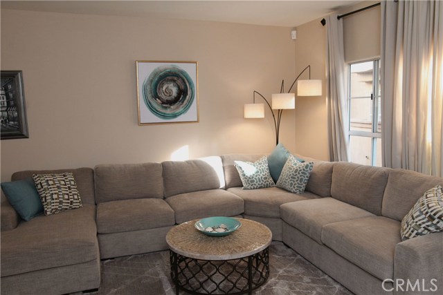 2 Bed Home for Sale in Van Nuys, California