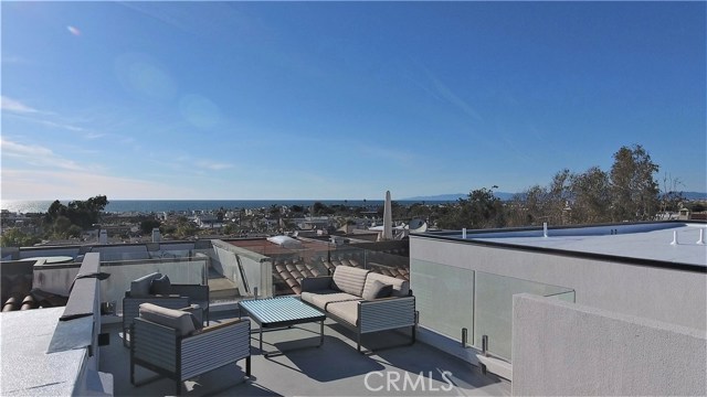 721 1st Place, Hermosa Beach, California 90254, 4 Bedrooms Bedrooms, ,3 BathroomsBathrooms,Residential,Sold,1st,SB18244815