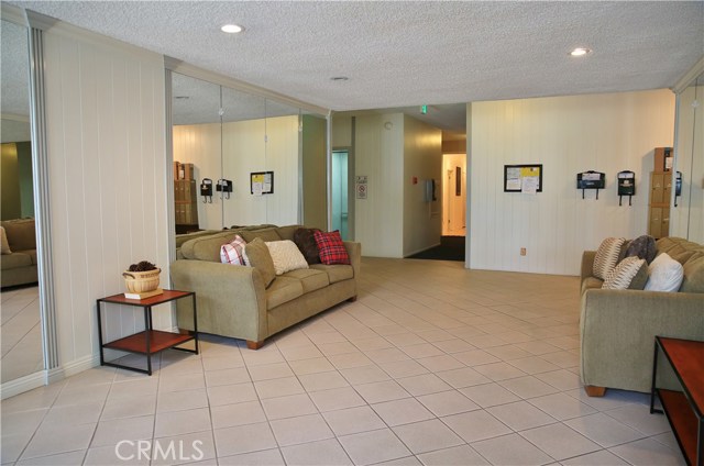 2 Bed Home for Sale in Culver City, California