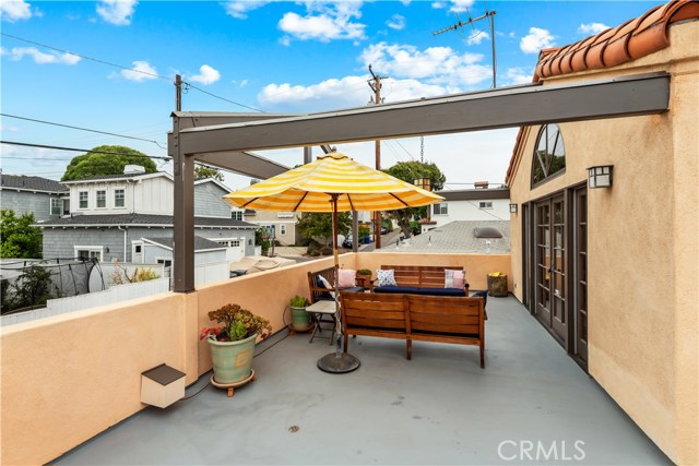 595 31st Street, Manhattan Beach, California 90266, 4 Bedrooms Bedrooms, ,1 BathroomBathrooms,Residential,Sold,31st,SB20193425