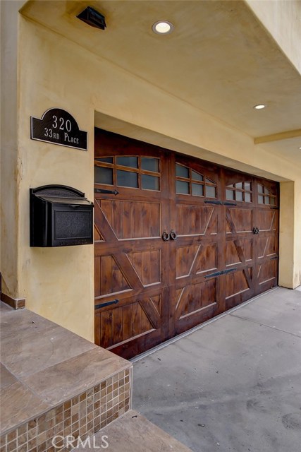 320 33rd Place, Manhattan Beach, California 90266, 3 Bedrooms Bedrooms, ,3 BathroomsBathrooms,Residential,Sold,33rd,SB21043576
