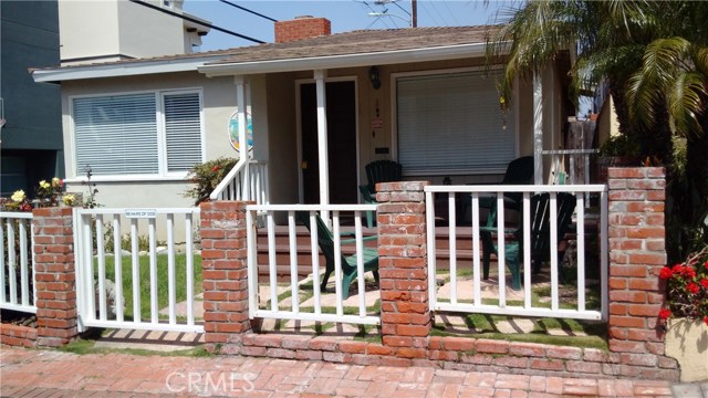 417 33rd Street, Manhattan Beach, California 90266, 2 Bedrooms Bedrooms, ,2 BathroomsBathrooms,Residential,Sold,33rd,SB17078435