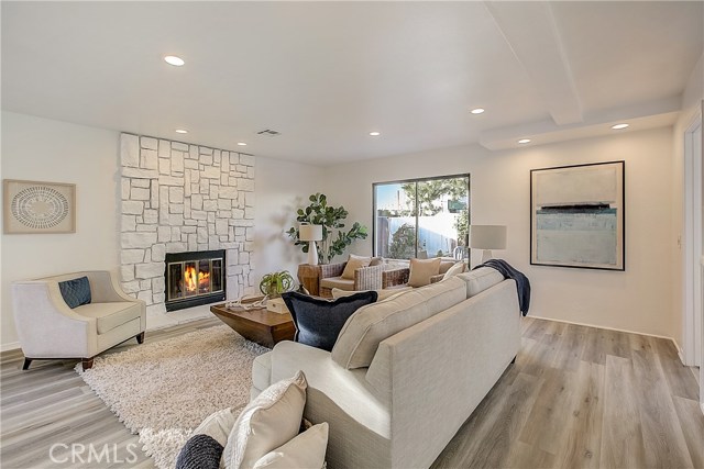 2215 Huntington Lane, Redondo Beach, California 90278, 3 Bedrooms Bedrooms, ,2 BathroomsBathrooms,Residential,Sold,Huntington,PW21010737