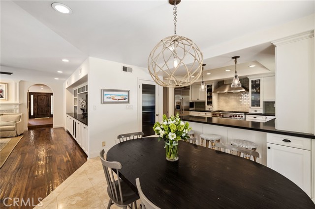 2200 Elm Avenue, Manhattan Beach, California 90266, 4 Bedrooms Bedrooms, ,3 BathroomsBathrooms,Residential,Sold,Elm,SB21076957