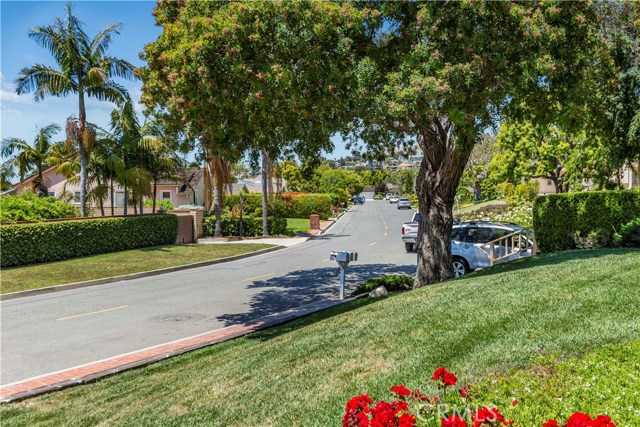 2896 Via De La Guerra, Palos Verdes Estates, California 90274, 3 Bedrooms Bedrooms, ,2 BathroomsBathrooms,Residential,Sold,Via De La Guerra,SB19130301