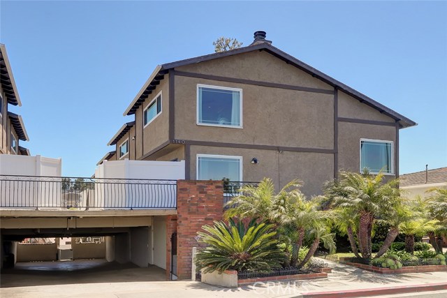 1140 Manhattan Beach Boulevard, Manhattan Beach, California 90266, 2 Bedrooms Bedrooms, ,2 BathroomsBathrooms,Residential,Sold,Manhattan Beach,SB20097703