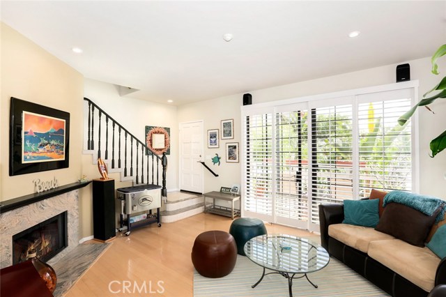 408 Avenue G, Redondo Beach, California 90277, 3 Bedrooms Bedrooms, ,1 BathroomBathrooms,Residential,Sold,Avenue G,SB17187838