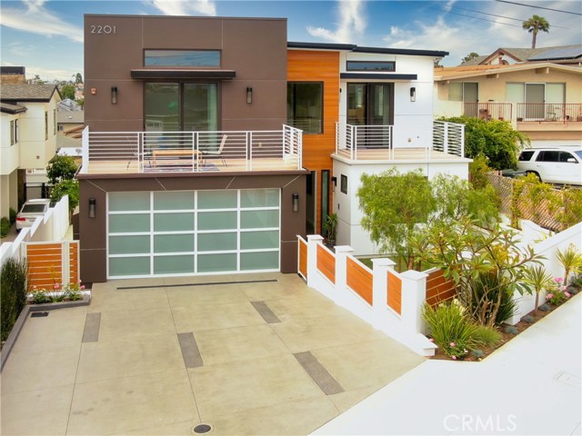 2201 Ripley Avenue, Redondo Beach, California 90278, 5 Bedrooms Bedrooms, ,5 BathroomsBathrooms,Residential,Sold,Ripley,SB20125595