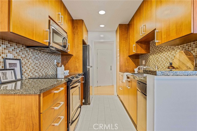 1 Bed Home for Sale in Hancock Park, California