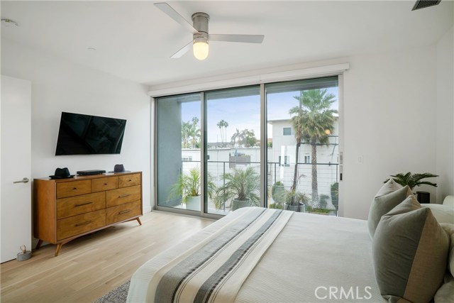 1150 Rowell Avenue, Manhattan Beach, California 90266, 3 Bedrooms Bedrooms, ,1 BathroomBathrooms,Residential,Sold,Rowell,SB19060647