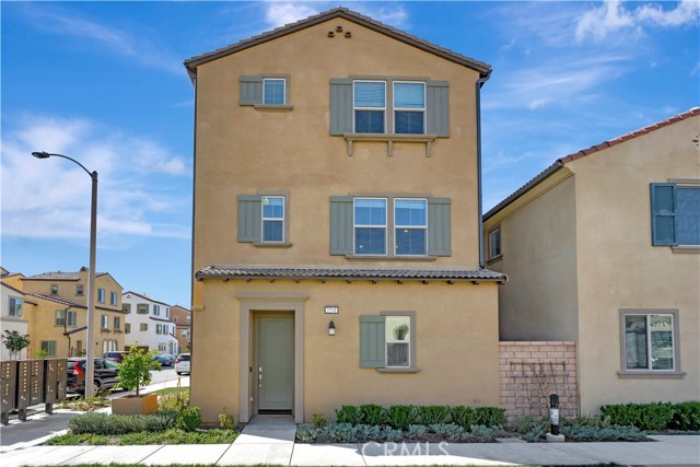 Detail Gallery Image 1 of 1 For 2291 Peach Ct, Upland,  CA 91786 - 3 Beds | 3/1 Baths