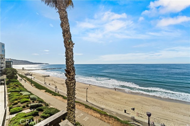 531 Esplanade, Redondo Beach, California 90277, 2 Bedrooms Bedrooms, ,2 BathroomsBathrooms,Residential,Sold,Esplanade,SB20260147