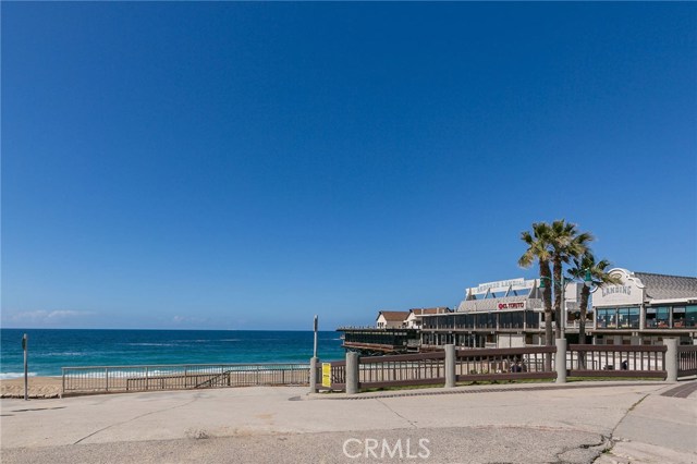 Redondo walking path to Pier