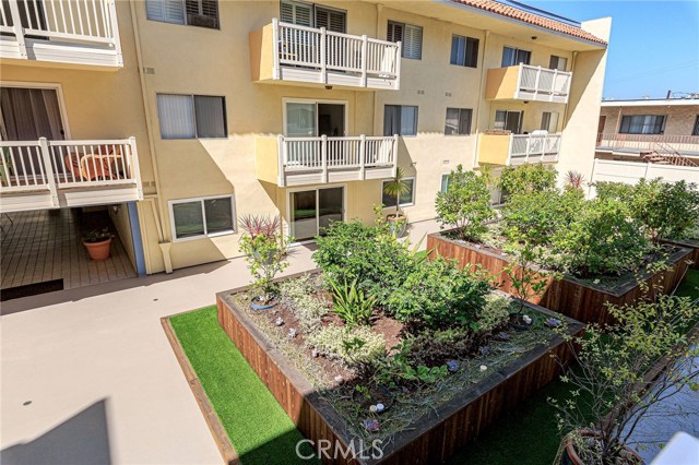 1707 Pacific Coast Highway, Hermosa Beach, California 90254, 2 Bedrooms Bedrooms, ,2 BathroomsBathrooms,Residential,Sold,Pacific Coast Highway,SB19214989