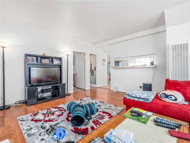 117 Helberta Avenue, Redondo Beach, California 90277, 4 Bedrooms Bedrooms, ,4 BathroomsBathrooms,Residential,Sold,Helberta,SB20097493