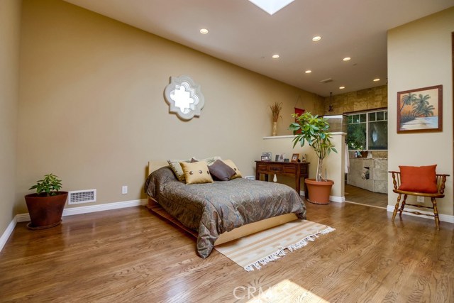 1019 Spencer Street, Redondo Beach, California 90277, 2 Bedrooms Bedrooms, ,1 BathroomBathrooms,Residential,Sold,Spencer,SB17195188