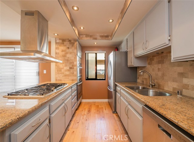 2289 190th Street, Redondo Beach, California 90278, 2 Bedrooms Bedrooms, ,1 BathroomBathrooms,Residential,Sold,190th,SB19237039