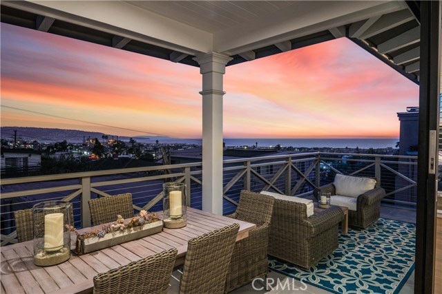 Enjoy beautiful sunsets from the balcony!