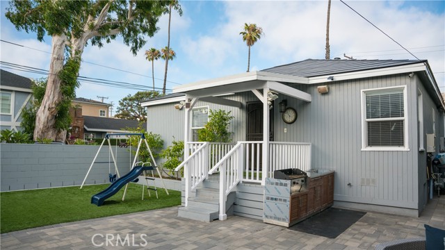 1829 Oak Avenue, Manhattan Beach, California 90266, 3 Bedrooms Bedrooms, ,2 BathroomsBathrooms,Residential,Sold,Oak,SB21146296