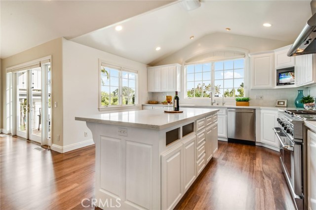 4600 Rollando Drive, Rolling Hills Estates, California 90274, 5 Bedrooms Bedrooms, ,4 BathroomsBathrooms,Residential,Sold,Rollando,PV19270515